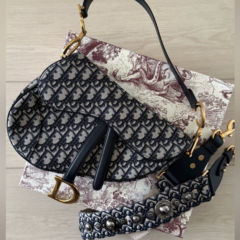 Authentic Dior Medium Saddle - Picture 4 of 17
